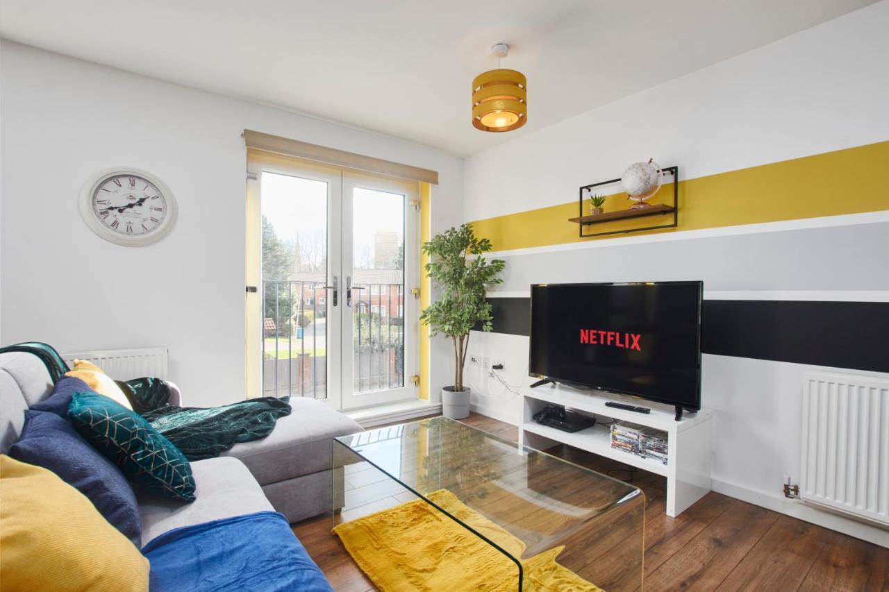 Charming 2 Bedroom In *